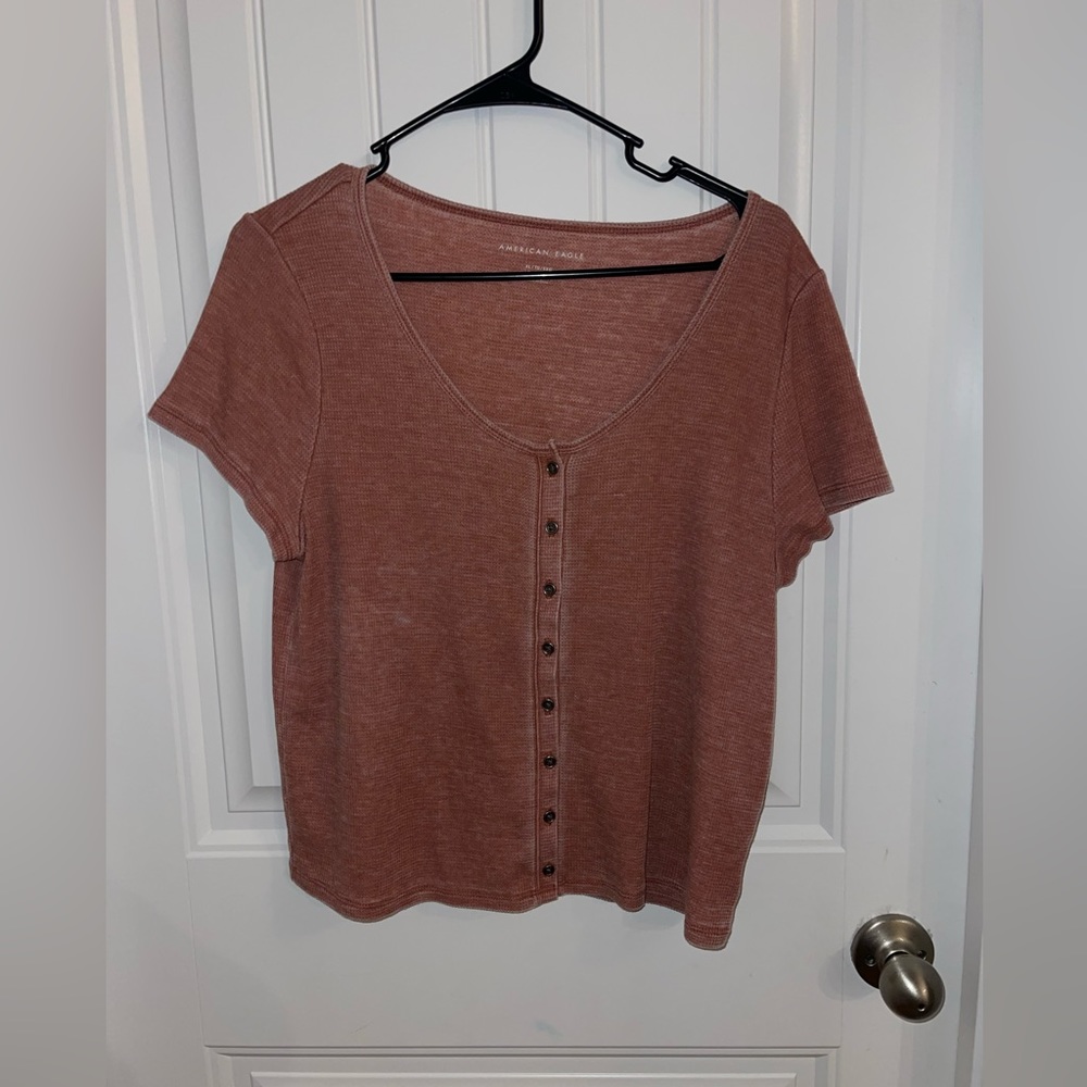 American Eagle tshirt. Size XL. Fits more like a Medium/Large